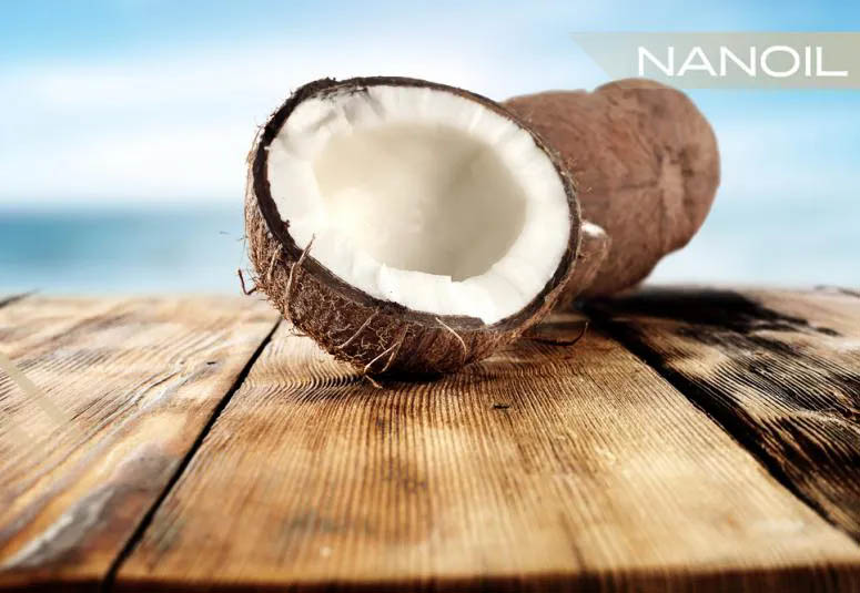 Simpel kokosolie - kompleks beskyttelse af hår, der har brug for forstærkning