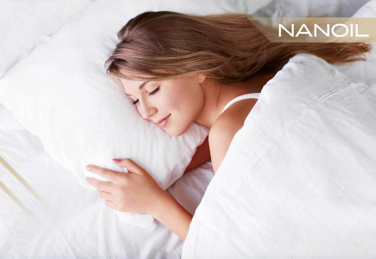 Hvordan plejer man håret mens man sover? Alt om din frisures natteliv