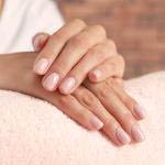 Gel af! Hvordan reparerer man beskadigede negle efter manicure med gel-neglelak?