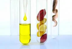 Parabener, silikoner, SLS og alt det andet. Hvordan skader de håret, og hvordan undgår man dem?