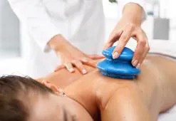 Cupping: Hvordan kan du bekæmpe appelsinhud med massage derhjemme?