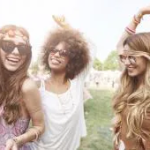 Sommerrytmer! De bedste frisurer til festivaller (og mere)